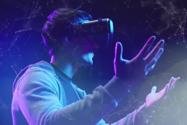 React and strategize in nonstop real time action games React and strategize in nonstop real time action games